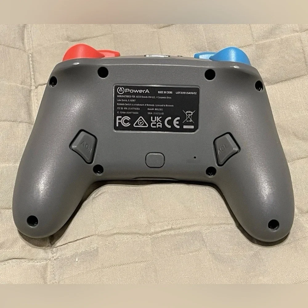 Nintendo Switch , 256 Micro SD, Pro Controller , Extra Dock, Case, EXCELLENT